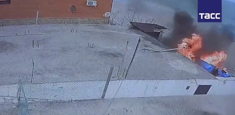 俄多名航空技术人员坠机身亡!现场画面曝光 第2张 俄多名航空技术人员坠机身亡!现场画面曝光 第2张